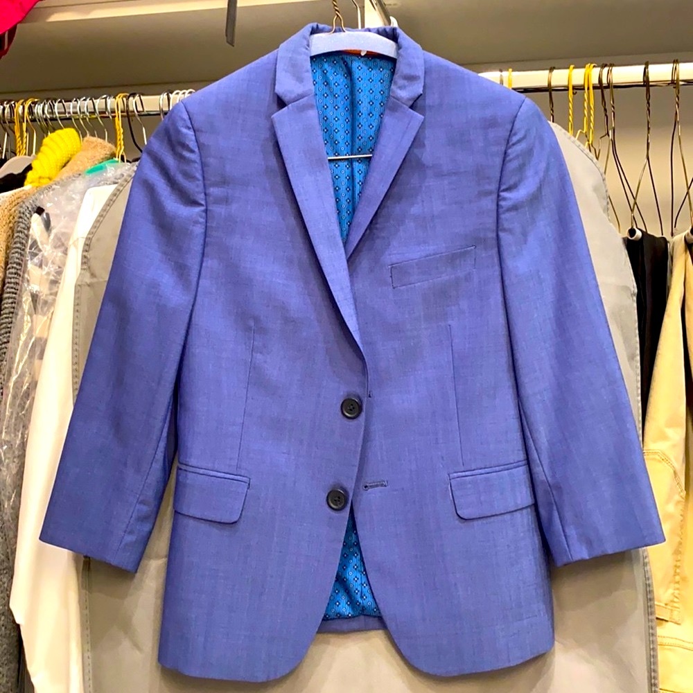 Kid suit size 8/9